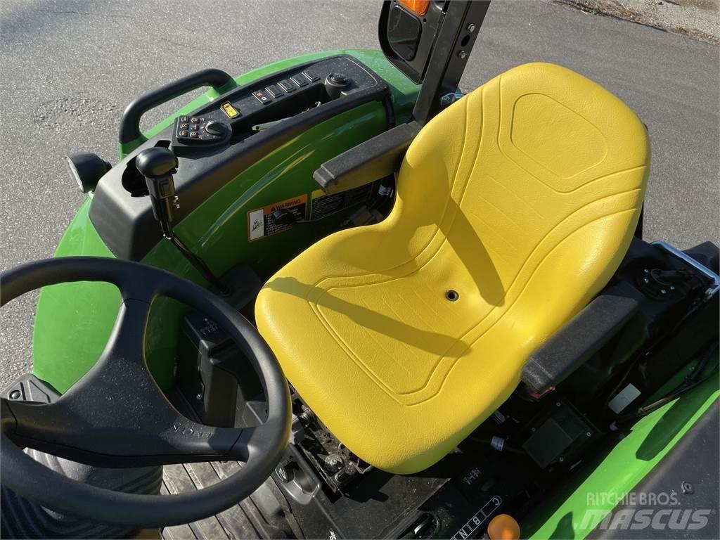 John Deere 4044R Трактори