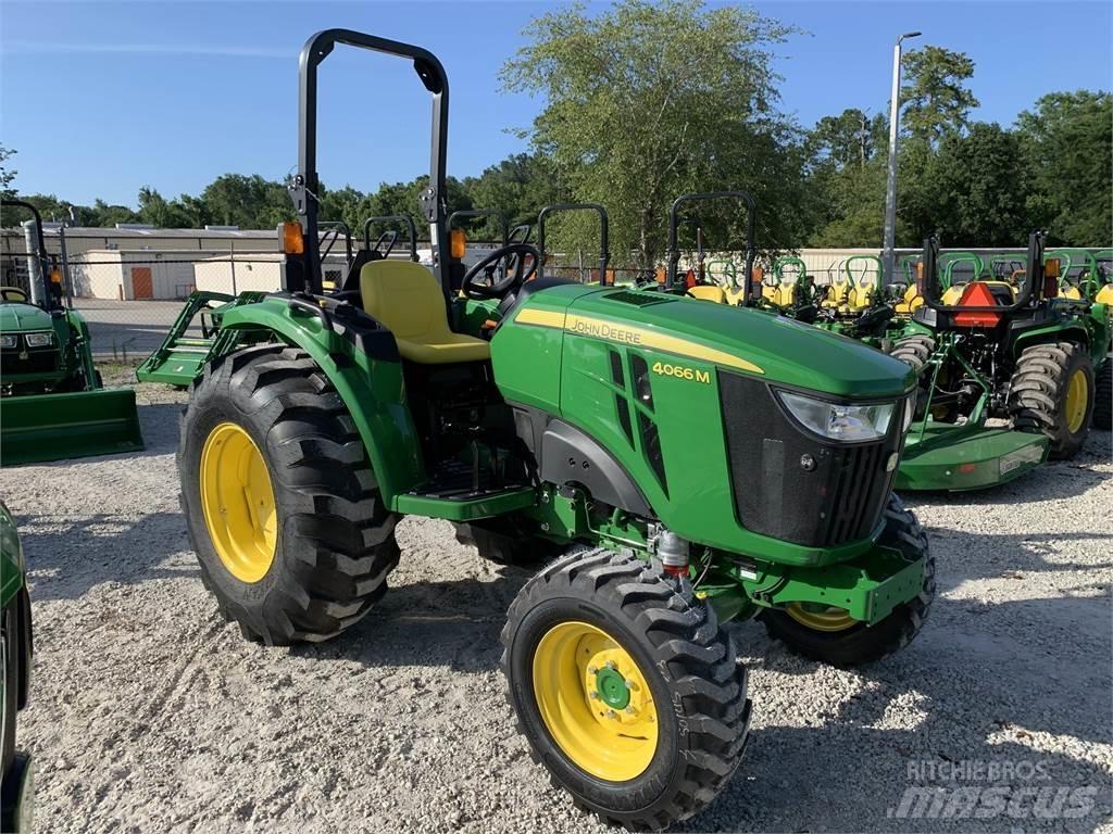 John Deere 4066M Трактори