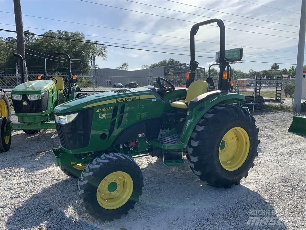 John Deere 4066M Трактори