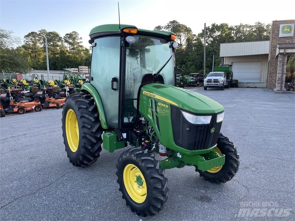 John Deere 4066R Трактори