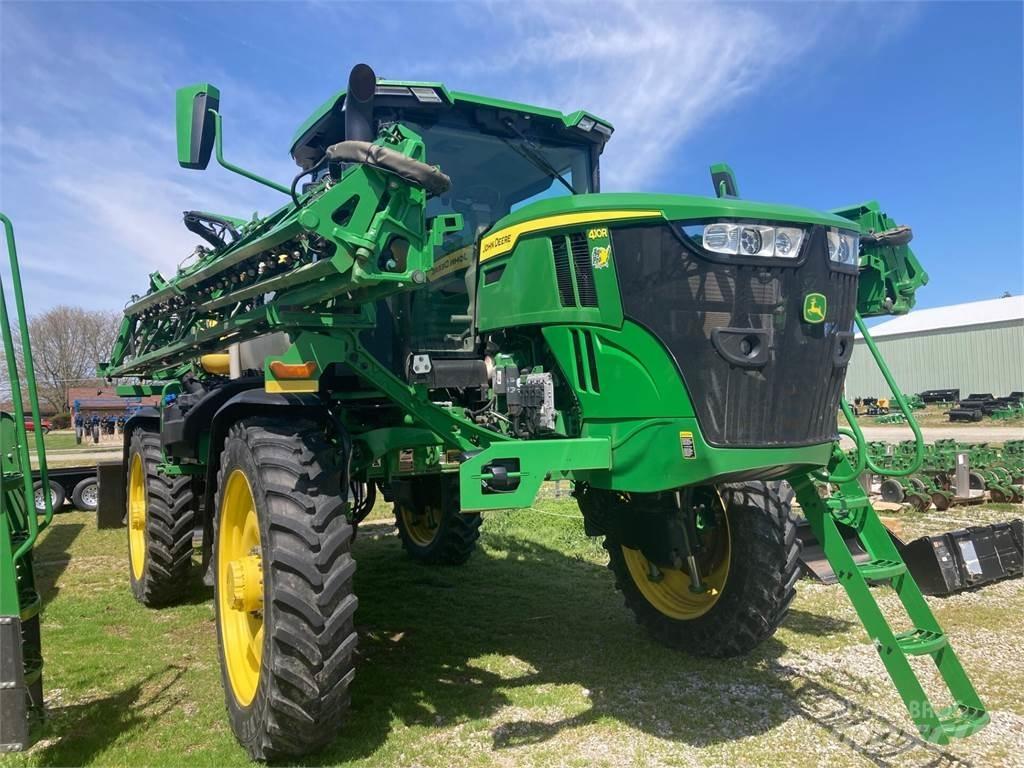 John Deere 410R Причіпні обприскувачі