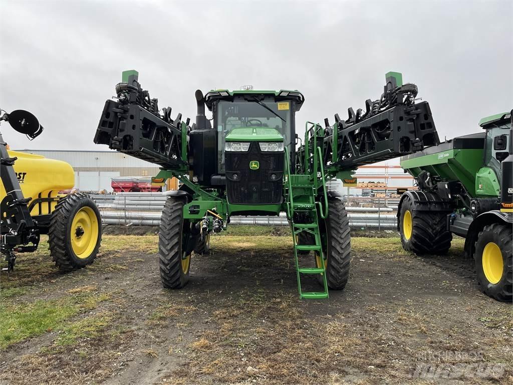 John Deere 412R Причіпні обприскувачі