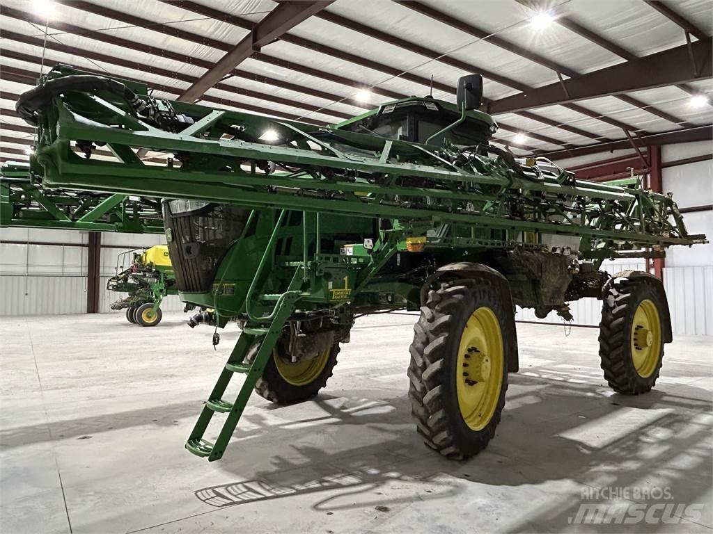 John Deere 412R Причіпні обприскувачі