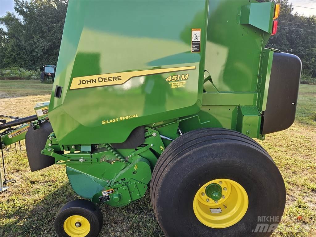 John Deere 451M Рулонні прес-підбирачі