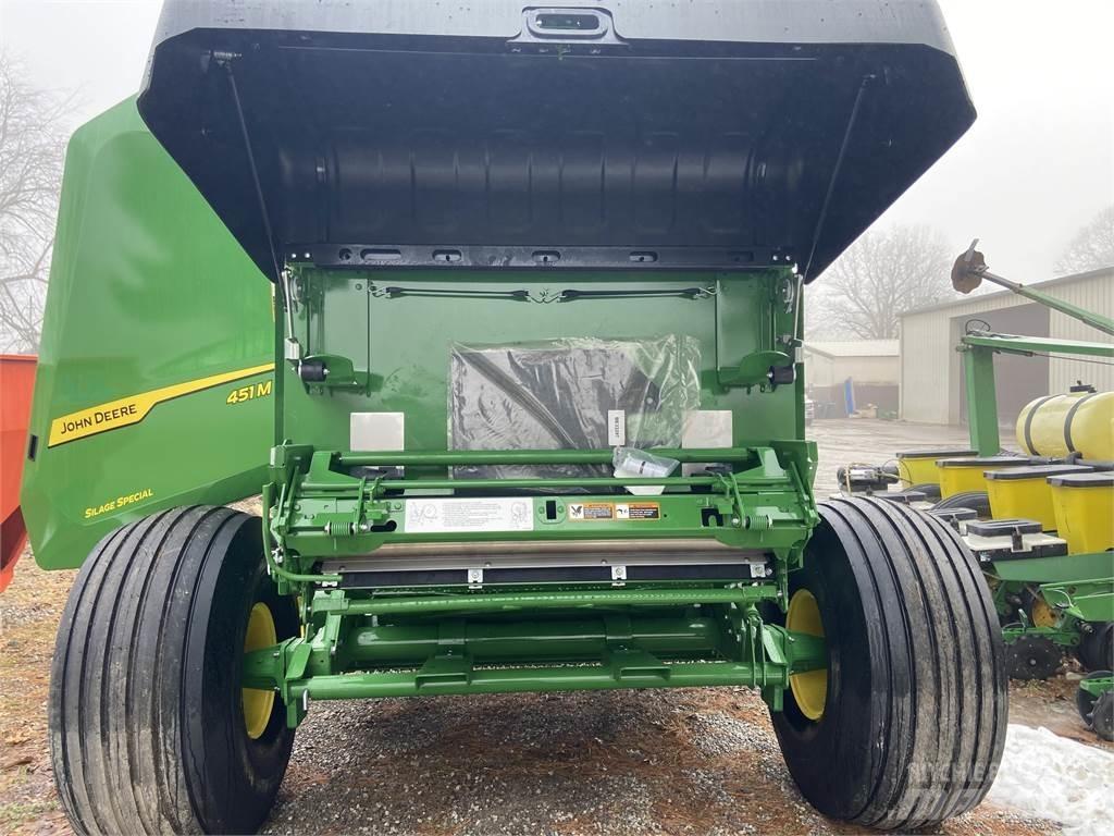 John Deere 451M Рулонні прес-підбирачі