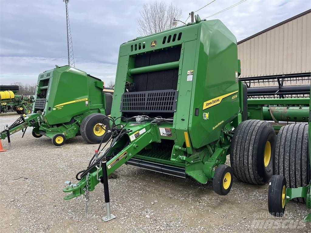 John Deere 451M Рулонні прес-підбирачі