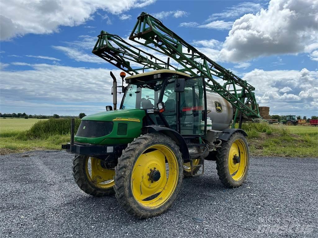 John Deere 4720 Причіпні обприскувачі