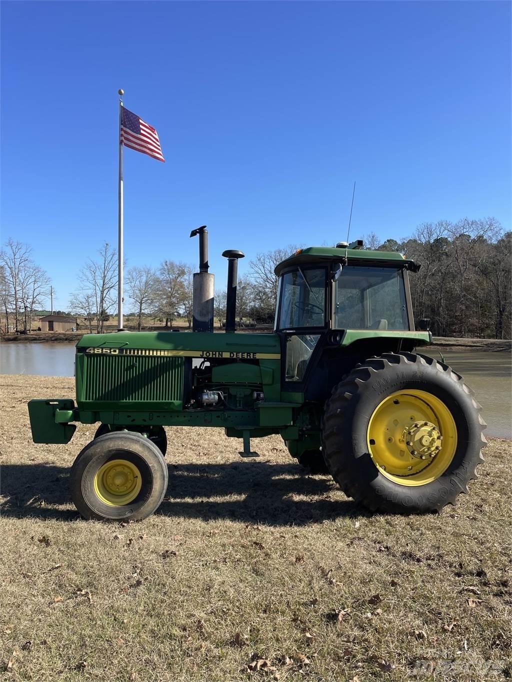 John Deere 4850 Трактори