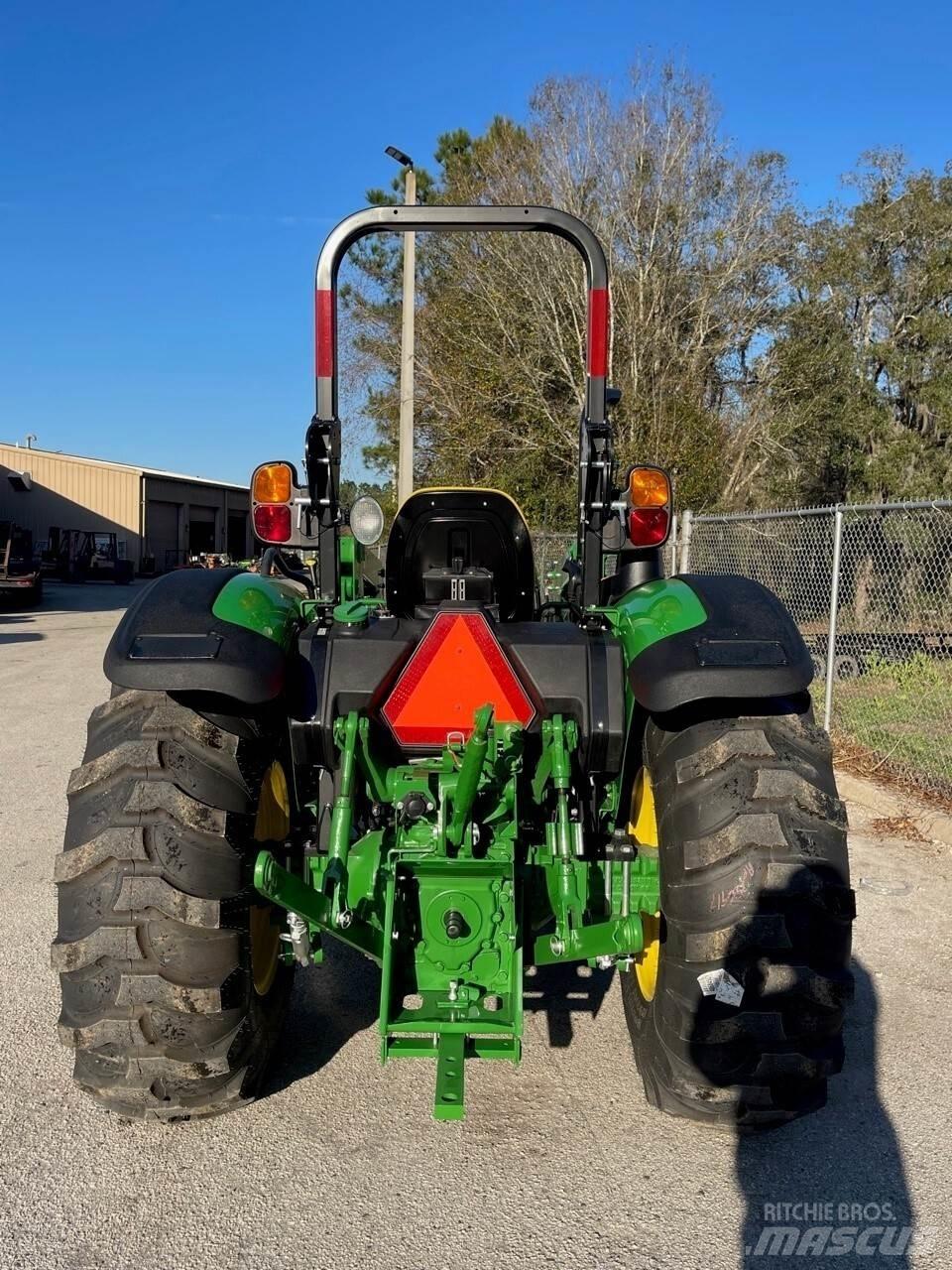 John Deere 5045E Трактори