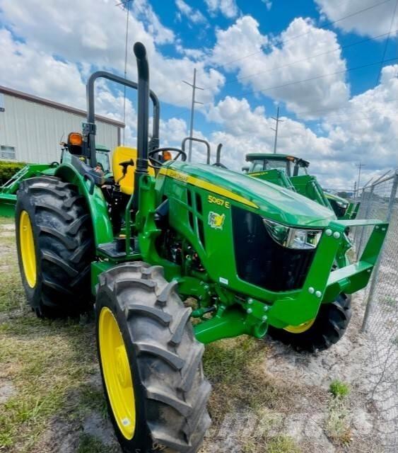 John Deere 5067E Трактори