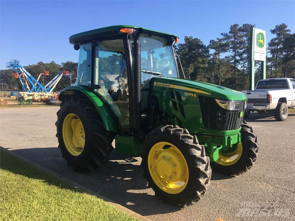 John Deere 5075E Трактори