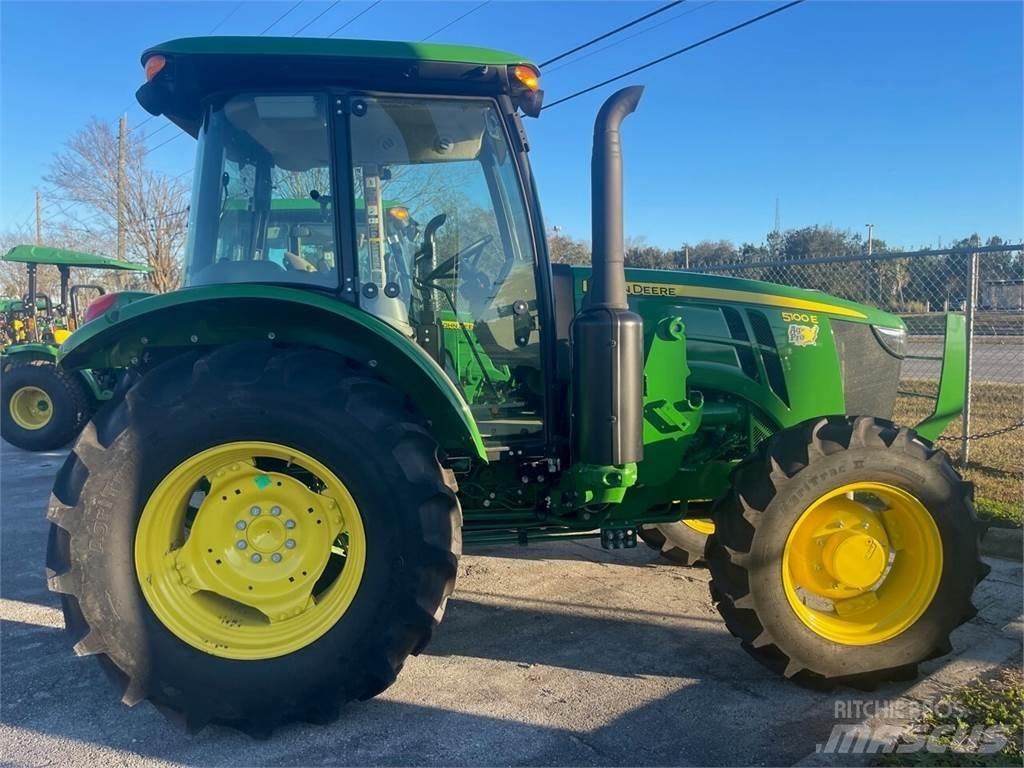 John Deere 5075E Трактори