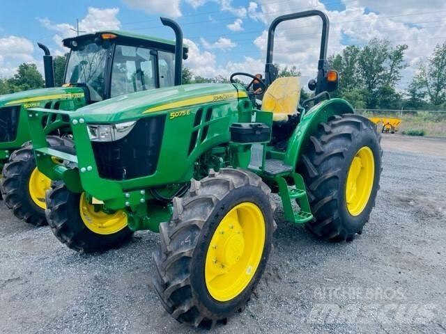 John Deere 5075E Трактори