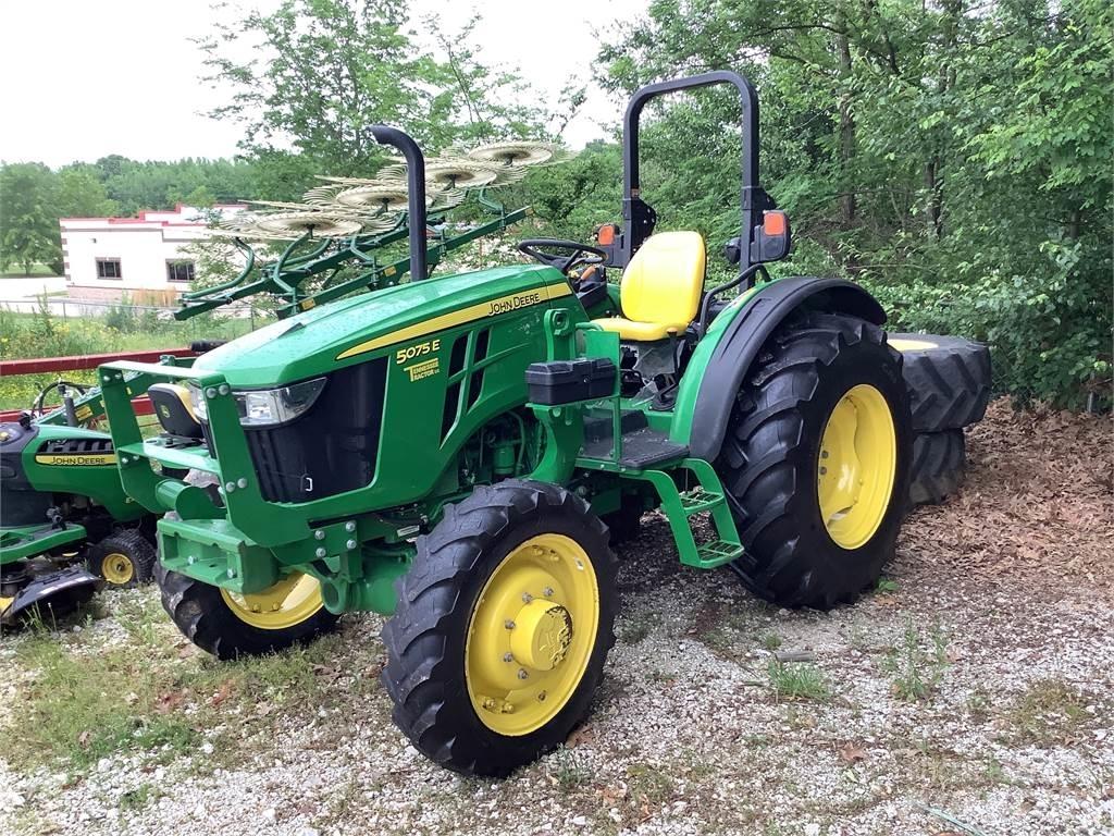 John Deere 5075E Трактори