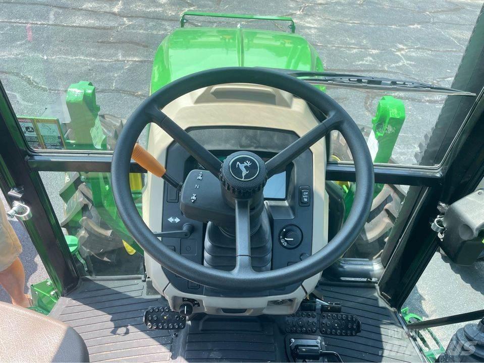 John Deere 5075E Трактори