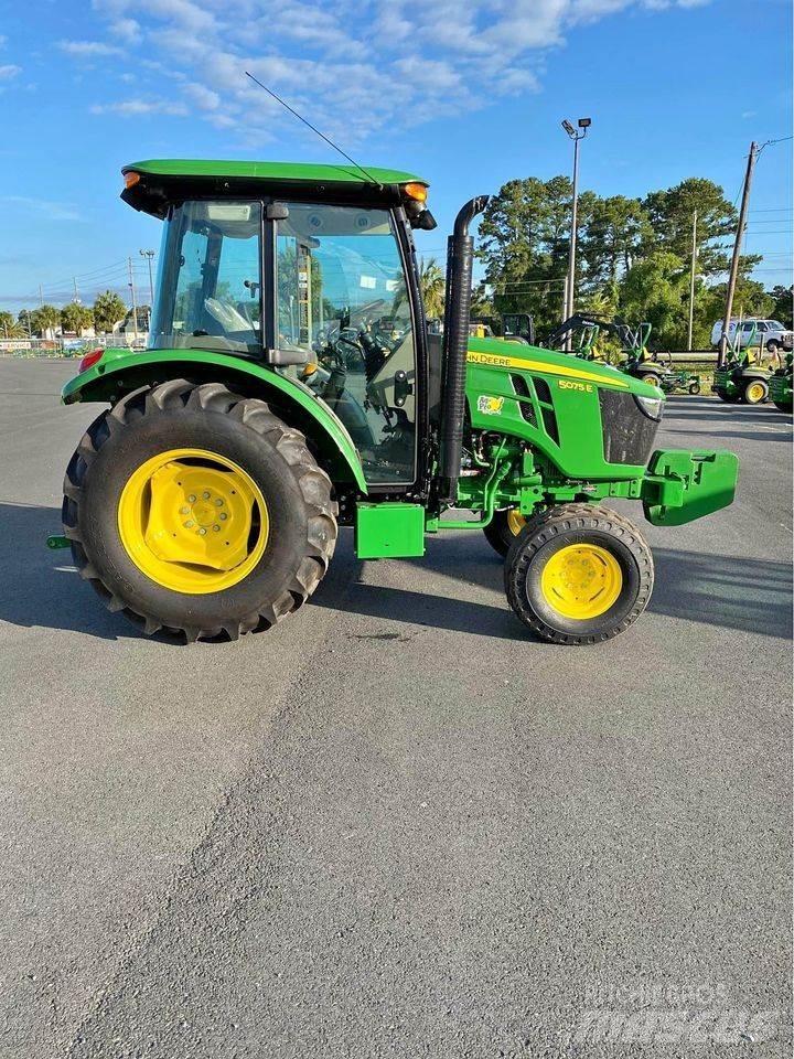 John Deere 5075E Трактори