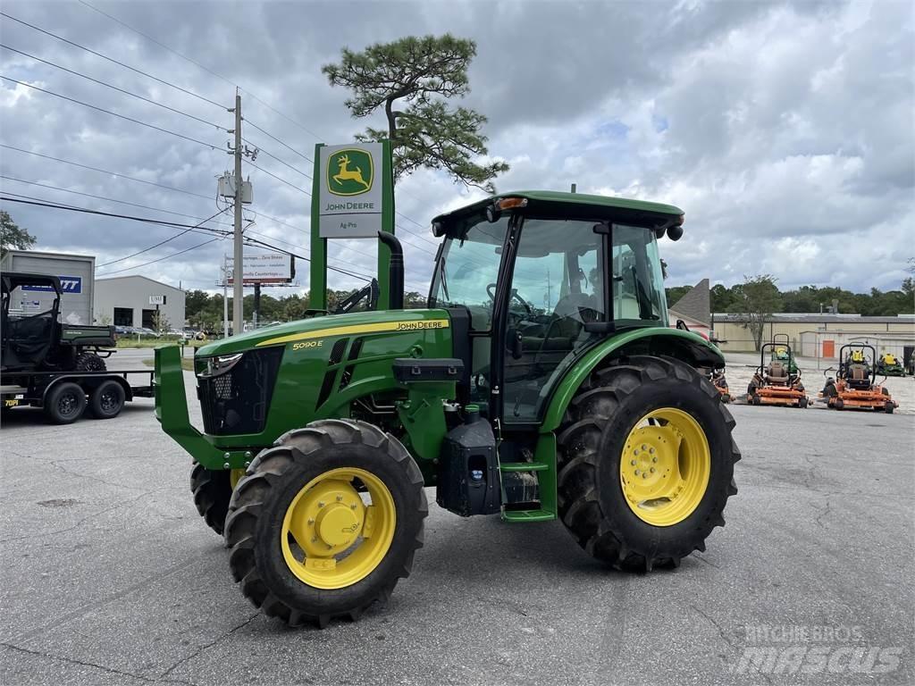 John Deere 5090E Трактори