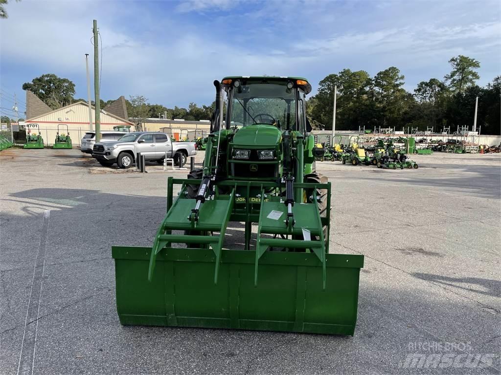 John Deere 5090E Трактори