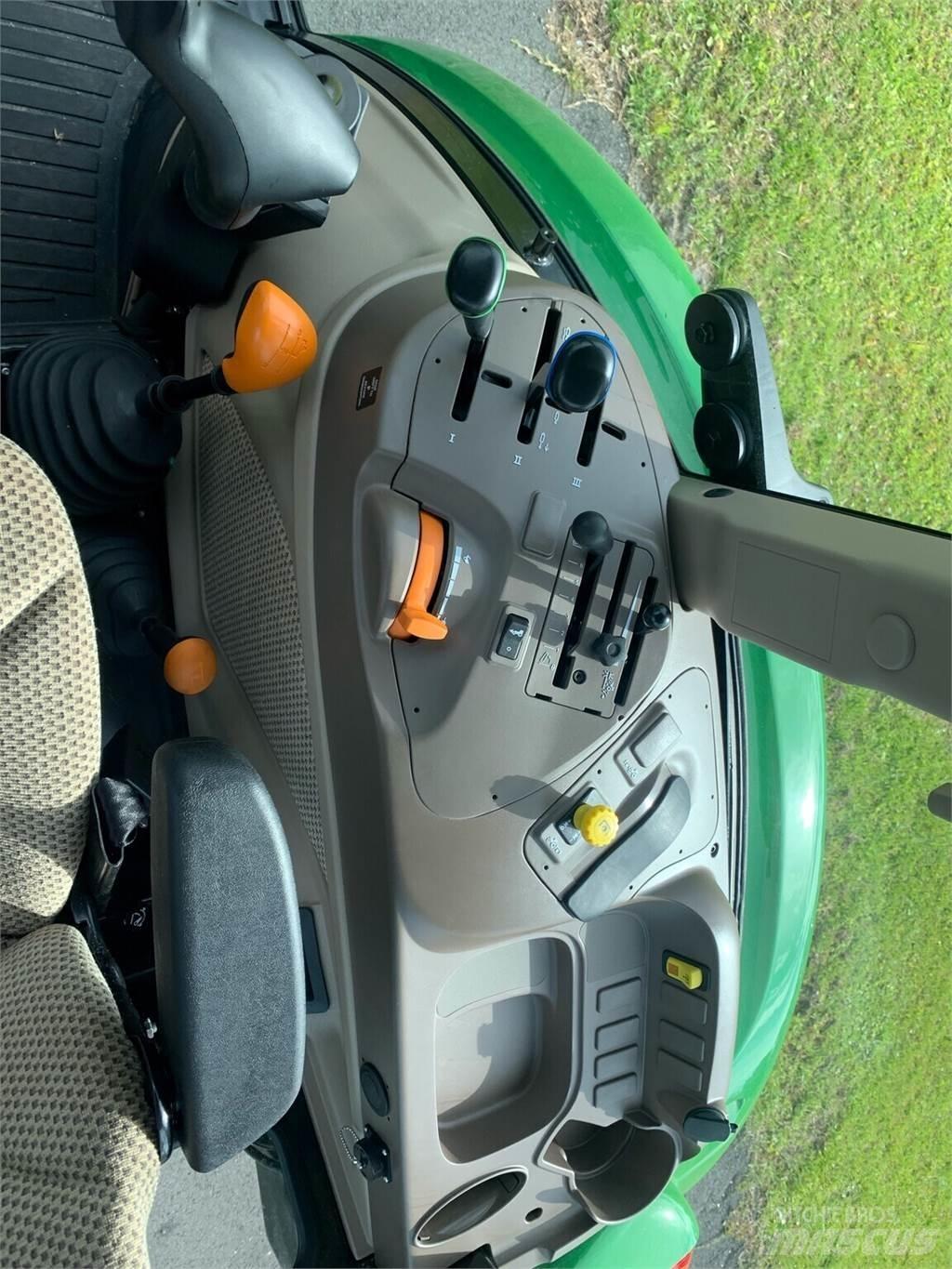 John Deere 5090E Трактори