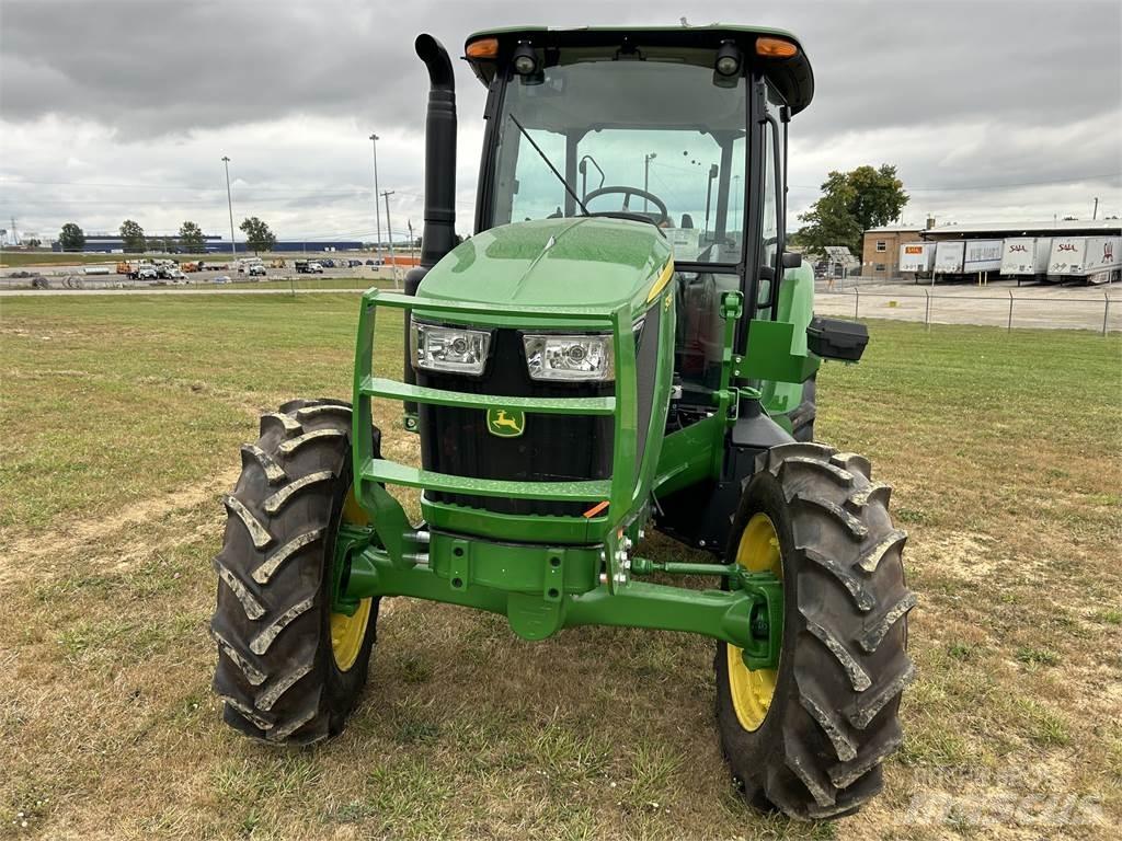 John Deere 5090E Трактори