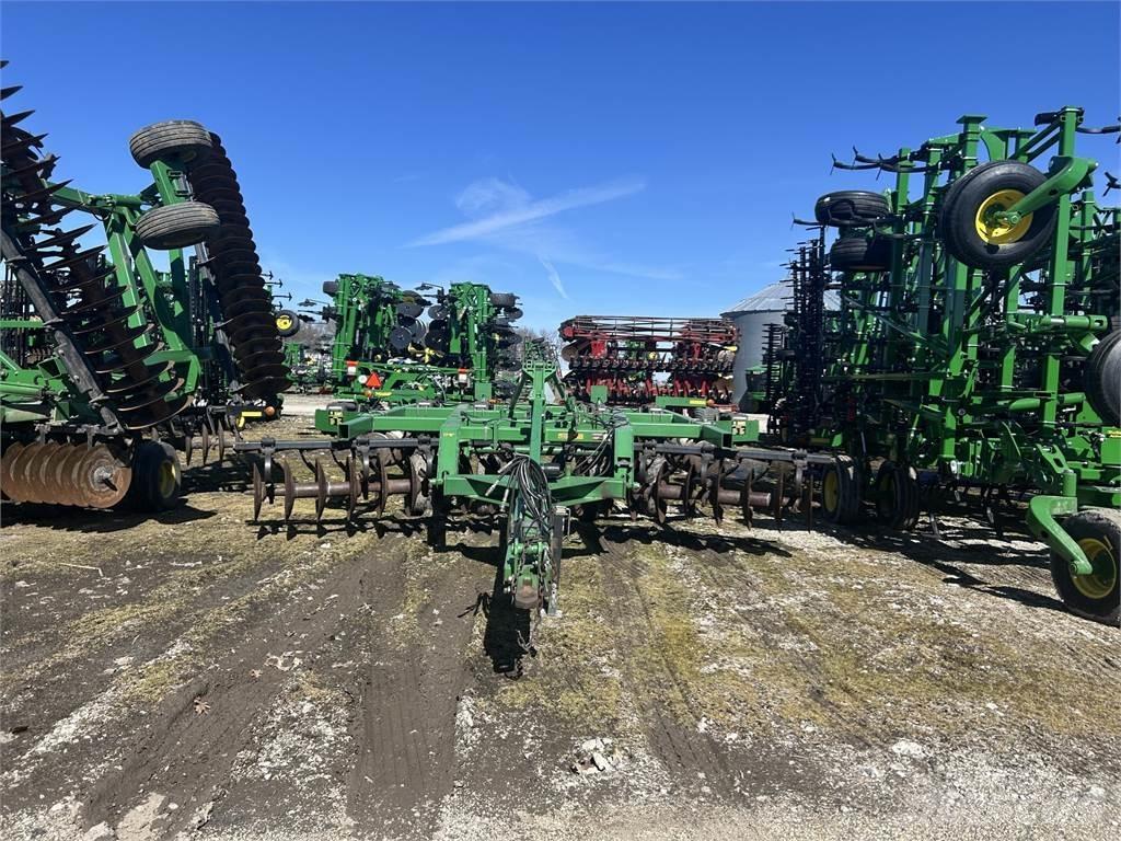 John Deere 512 Інші землеоброблювальні машини і додаткове обладнання
