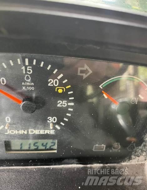 John Deere 5205 Трактори