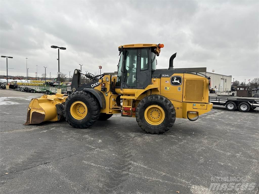 John Deere 524L Фронтальні навантажувачі
