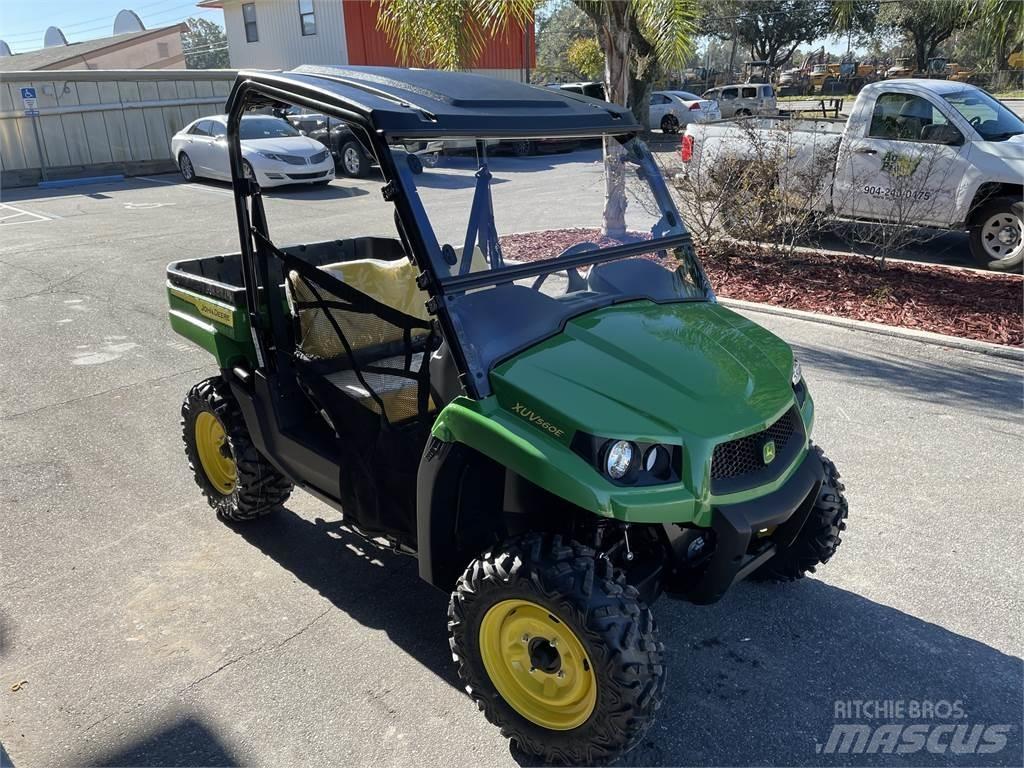 John Deere 560E Підсобні машини