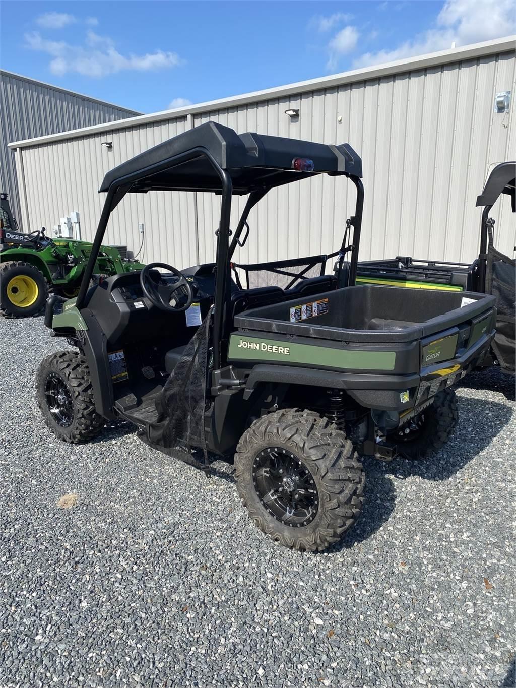 John Deere 590M Підсобні машини
