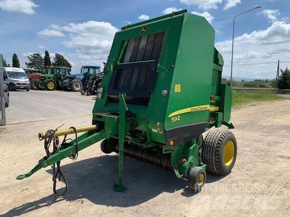 John Deere 592 Рулонні прес-підбирачі