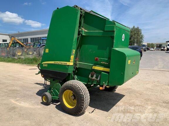 John Deere 592 Рулонні прес-підбирачі