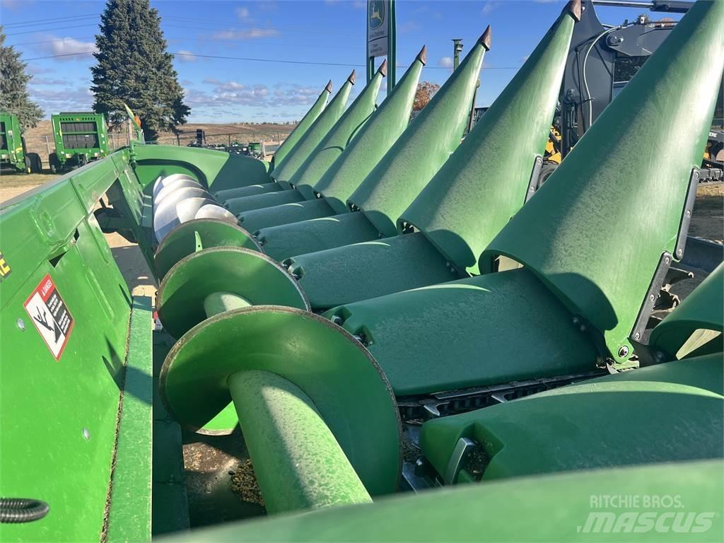 John Deere 608C Додаткове обладнання для збиральних комбайнів