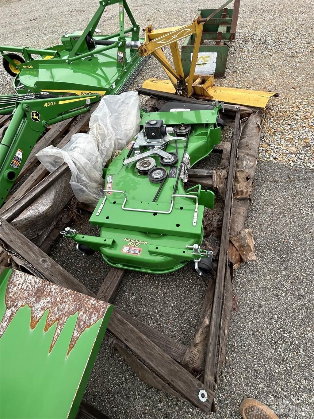 John Deere 60D Косилки