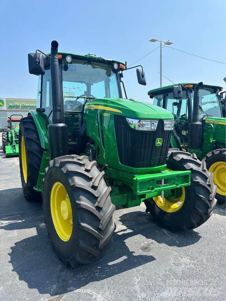John Deere 6105E Трактори