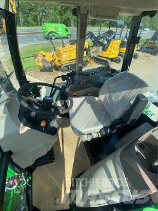 John Deere 6105E Трактори