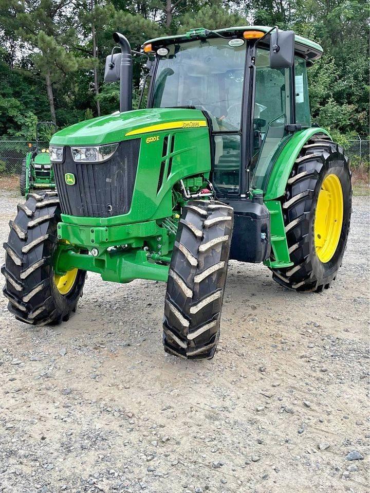 John Deere 6120E Трактори