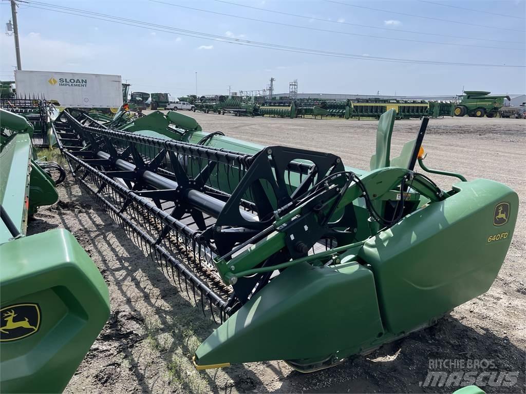John Deere 640FD Додаткове обладнання для збиральних комбайнів