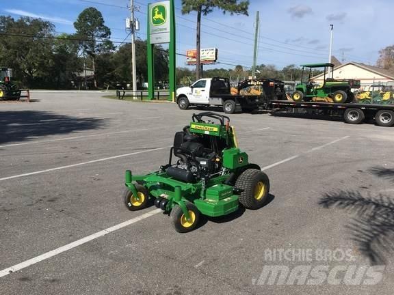 John Deere 648R Самохідні газонокосарки