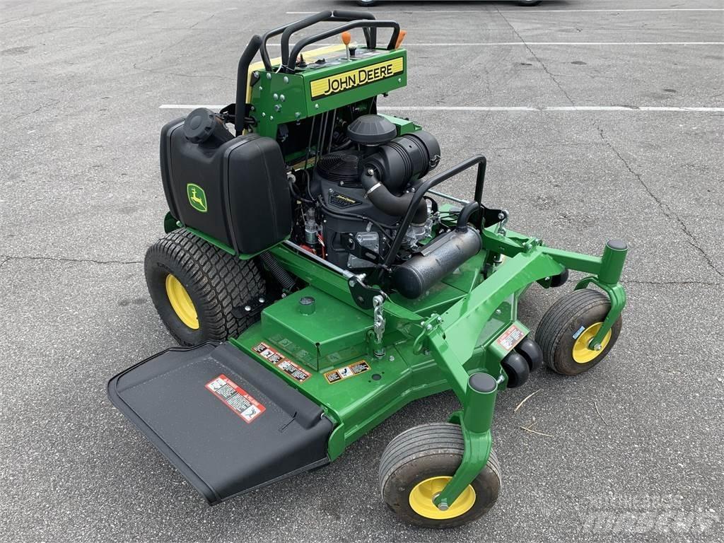 John Deere 652R Самохідні газонокосарки