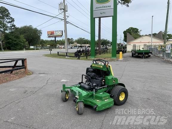 John Deere 652R Самохідні газонокосарки