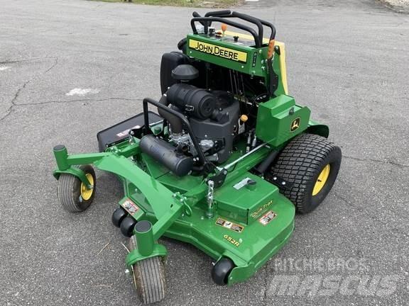 John Deere 652R Самохідні газонокосарки