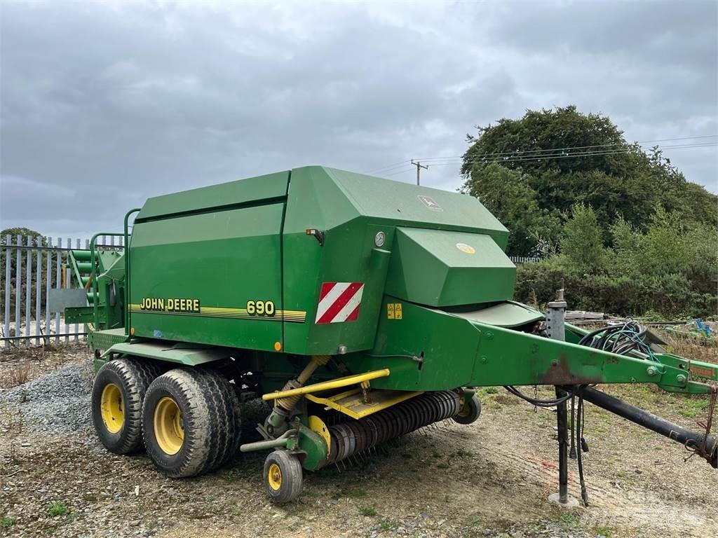 John Deere 690 Тюкові прес-підбирачі