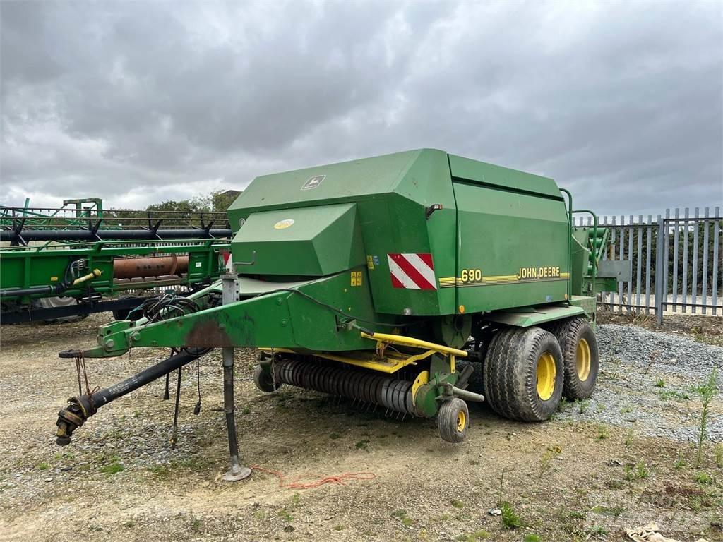 John Deere 690 Тюкові прес-підбирачі