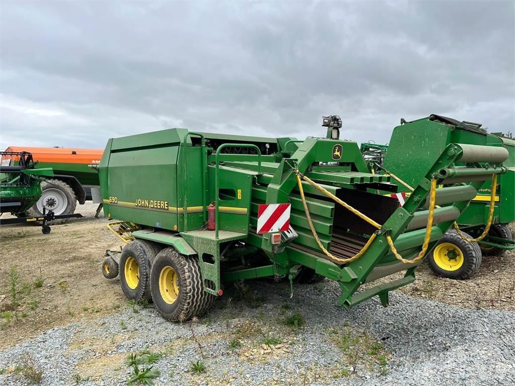 John Deere 690 Тюкові прес-підбирачі