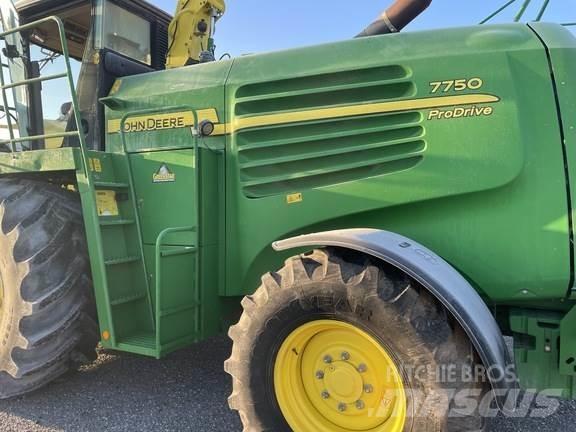John Deere 7750 Фуражні комбайни