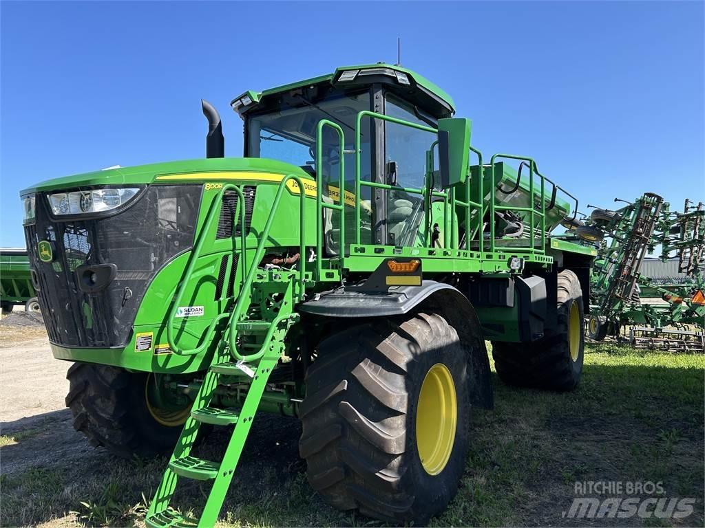 John Deere 800R Причіпні обприскувачі