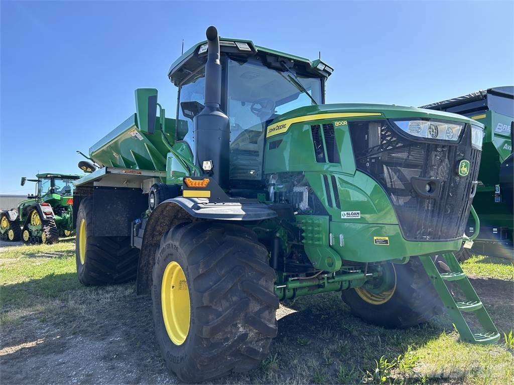 John Deere 800R Причіпні обприскувачі