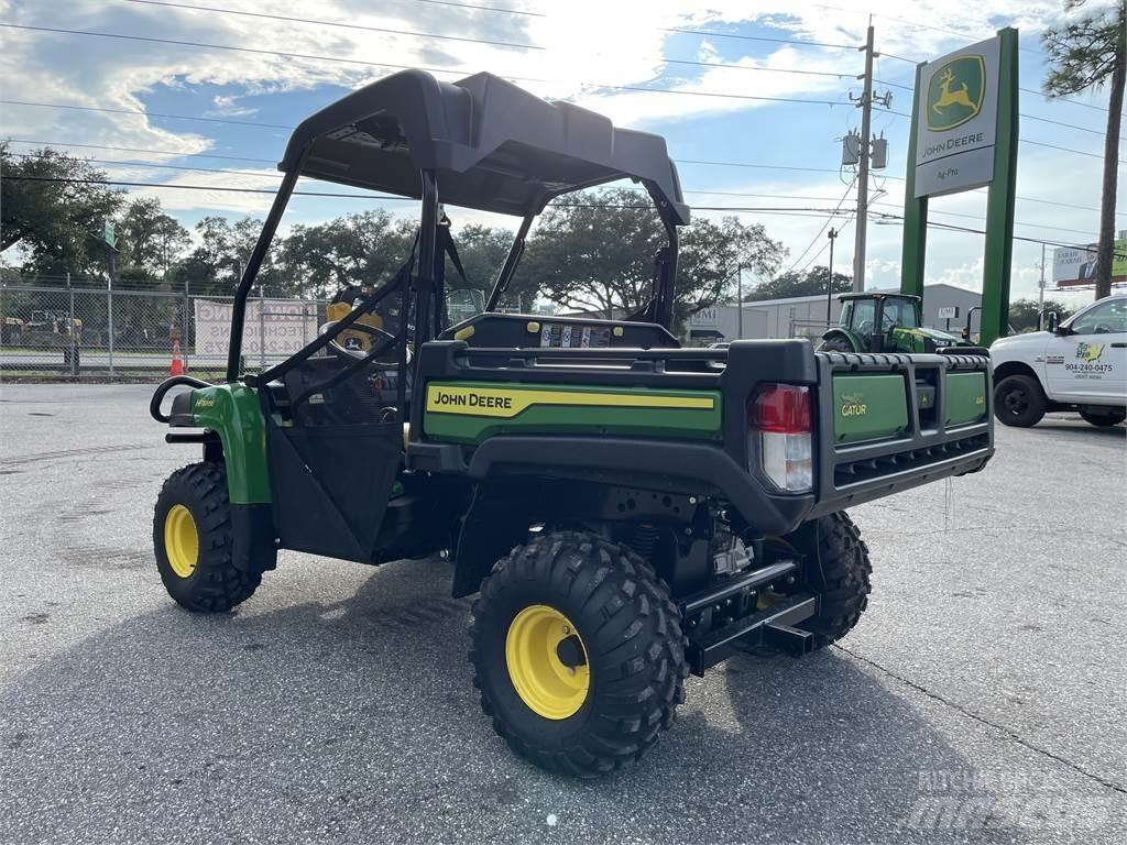 John Deere 815E Підсобні машини