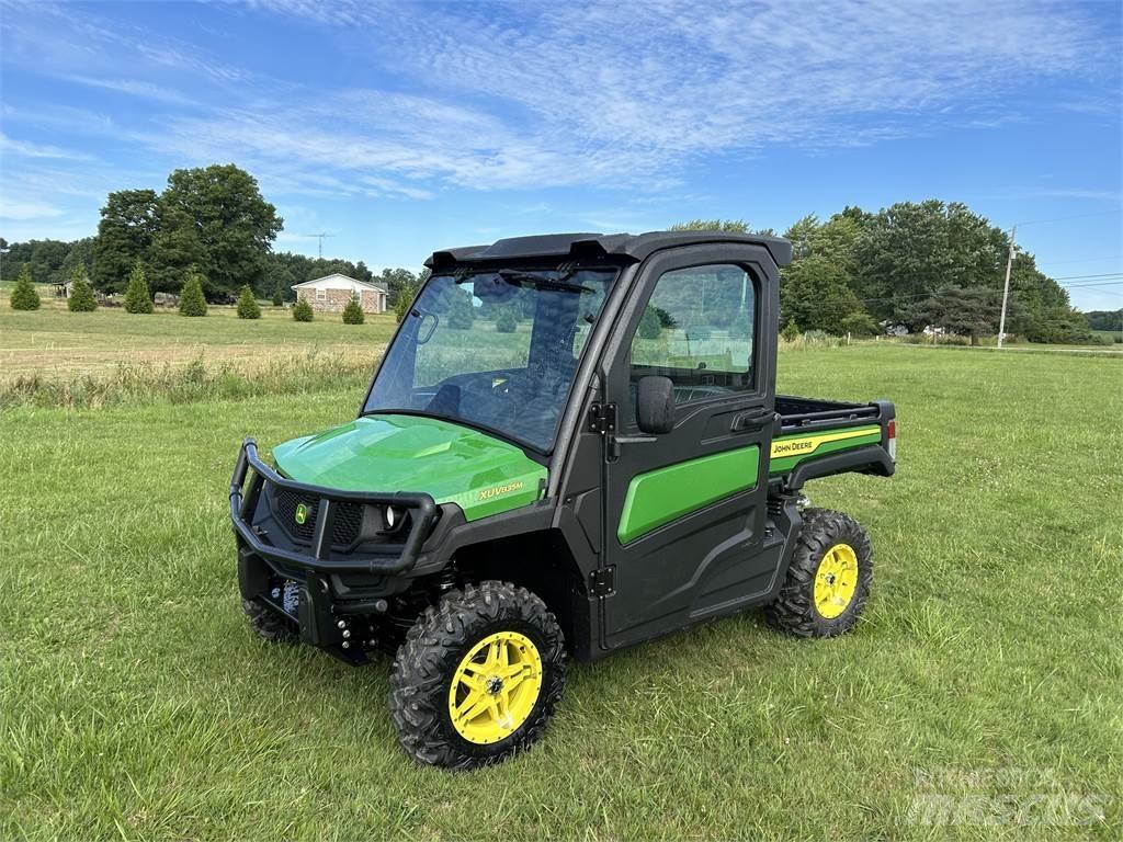 John Deere 835M Підсобні машини