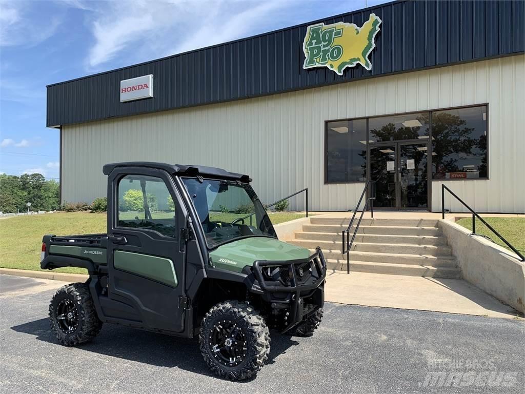 John Deere 835M Підсобні машини